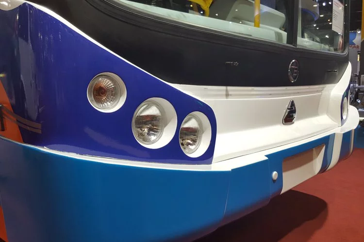 El rediseño de su trompa. Ahora sus ópticas sobresalen mucho más que en su versión anterior.