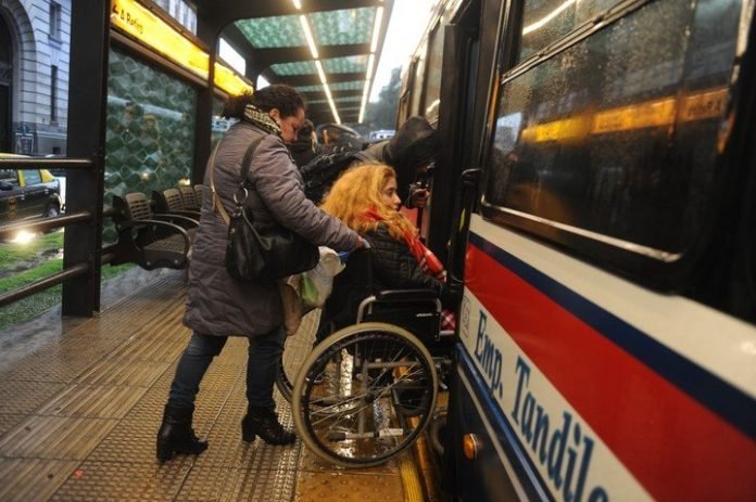 NOTA ACCESIBILIDAD EN EL SUBTEAnalia Barón
