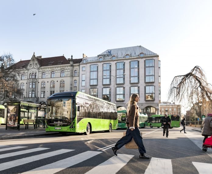 Fotograf Peter KroonVolvo 7900 på Gustav Adolfs torg i Malmö
