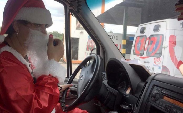 mama-noel-ambulancia