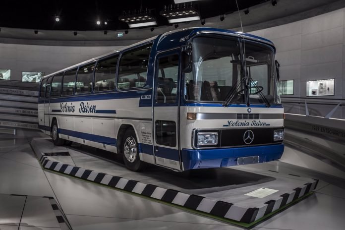 MercedesBenz-o303 (1)