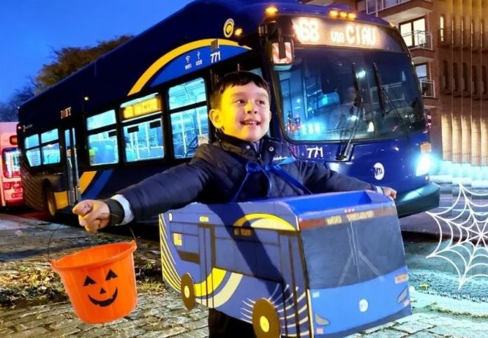 halloweenbus