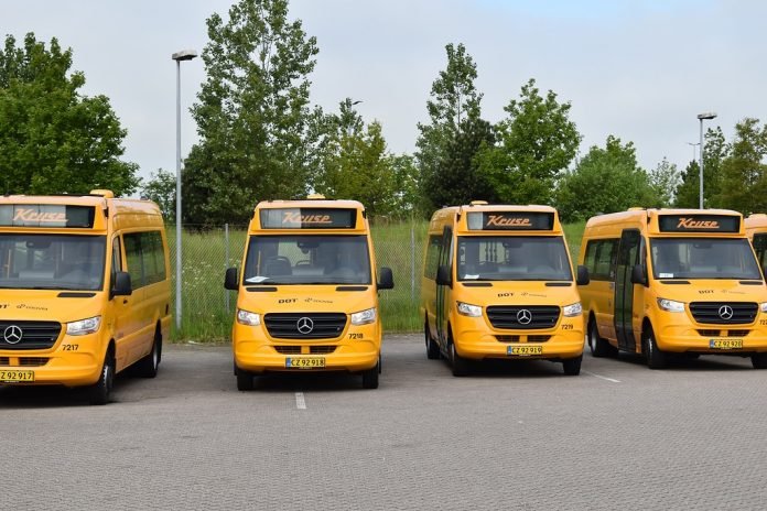 13 Mercedes-Benz Sprinter City 45 für die Schülerbeförderung auf den dänischen Inseln Lolland und Falster13 Mercedes-Benz Sprinter City 45 to transport school students on the Danish islands of Lolland and Falster