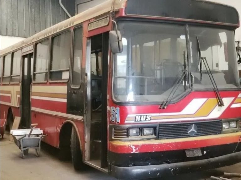 Apareció a la venta un Mercedes Benz carrozado por BUS con los colores originales de la Línea 67