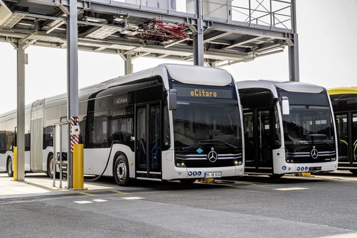 Daimler Buses auf der Messe InnoTrans 2022 in Berlin: Premiere für den neuen Service Omniplus On Uptime proDaimler Buses at InnoTrans 2022 trade fair in Berlin: Premiere of the new Omniplus On Uptime pro service