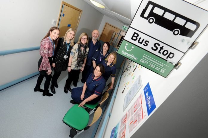 Bus_stop_Grimsby_hospital
