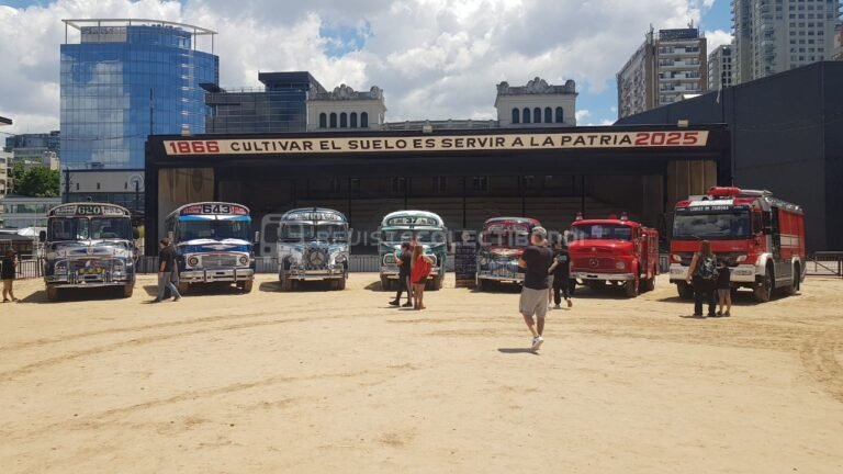 El Garage MotorShow 2025: La galería de fotos de los colectivos antiguos, autos clásicos y tunning